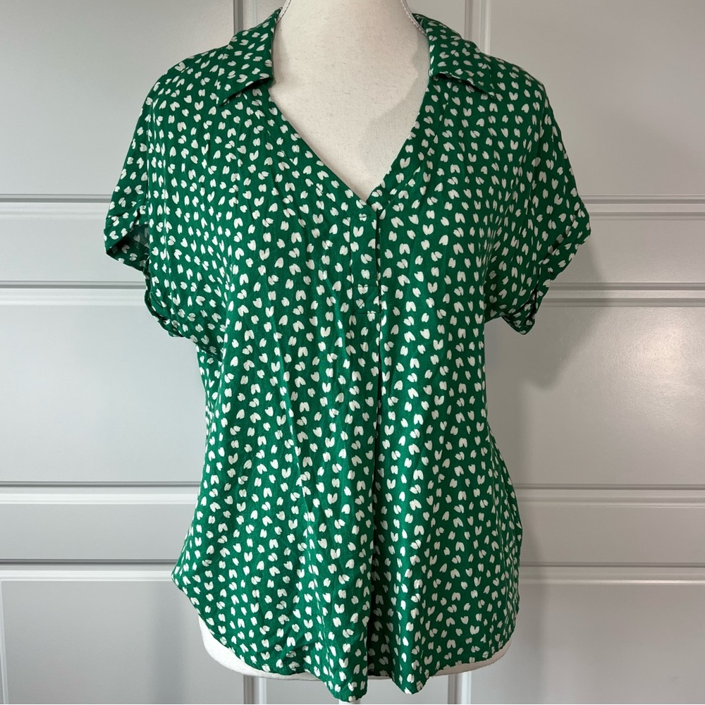 Anthropologie Lushβ Green and White Cuffed Sleeve Blouse